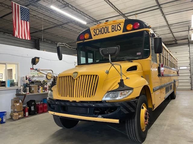 2015 International CE AC School Bus - Image 2