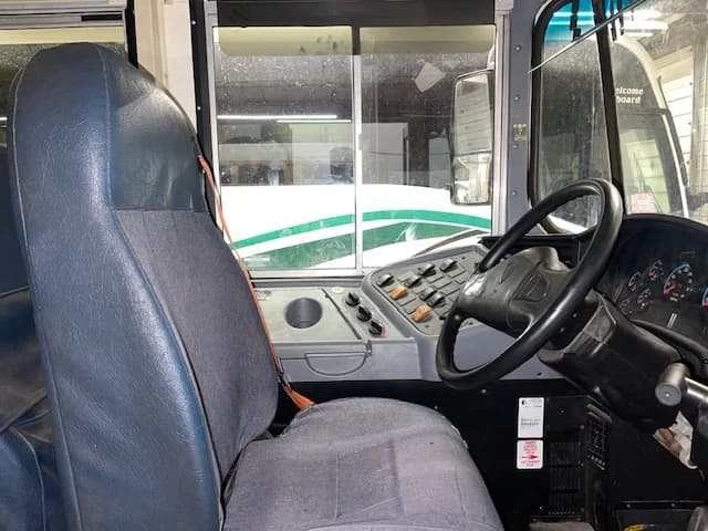2015 International CE AC School Bus - Image 3
