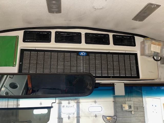 2015 International CE AC School Bus - Image 6