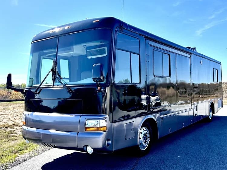 1997 Newmar Custom Sleeper Motorcoach Conversion - Image 3