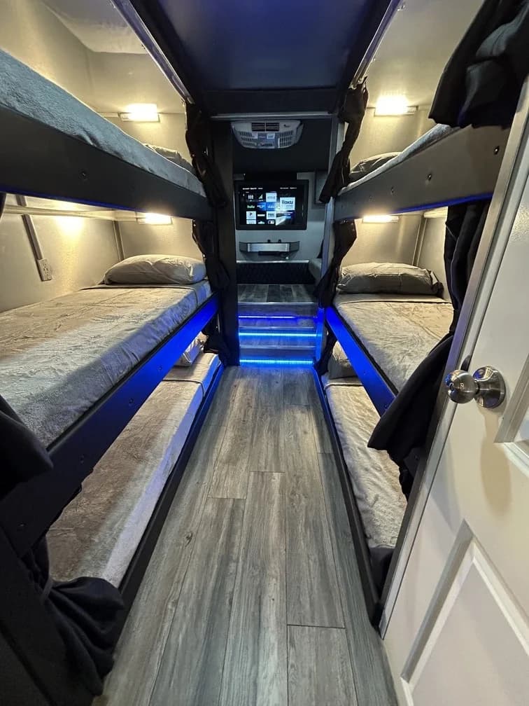 1997 Newmar Custom Sleeper Motorcoach Conversion - Image 14