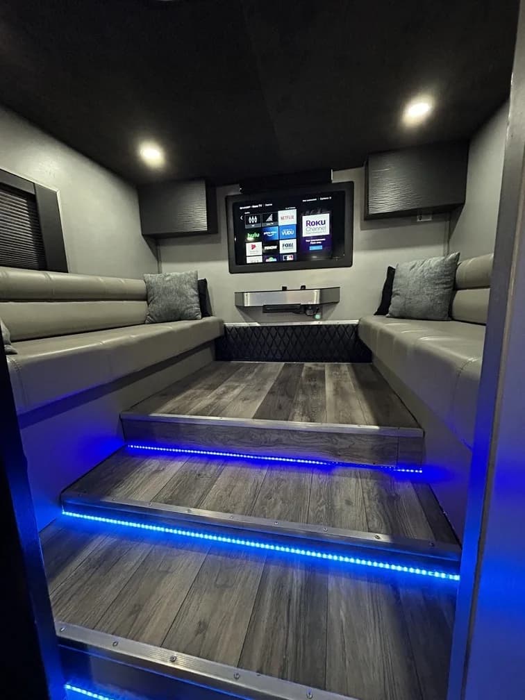 1997 Newmar Custom Sleeper Motorcoach Conversion - Image 16
