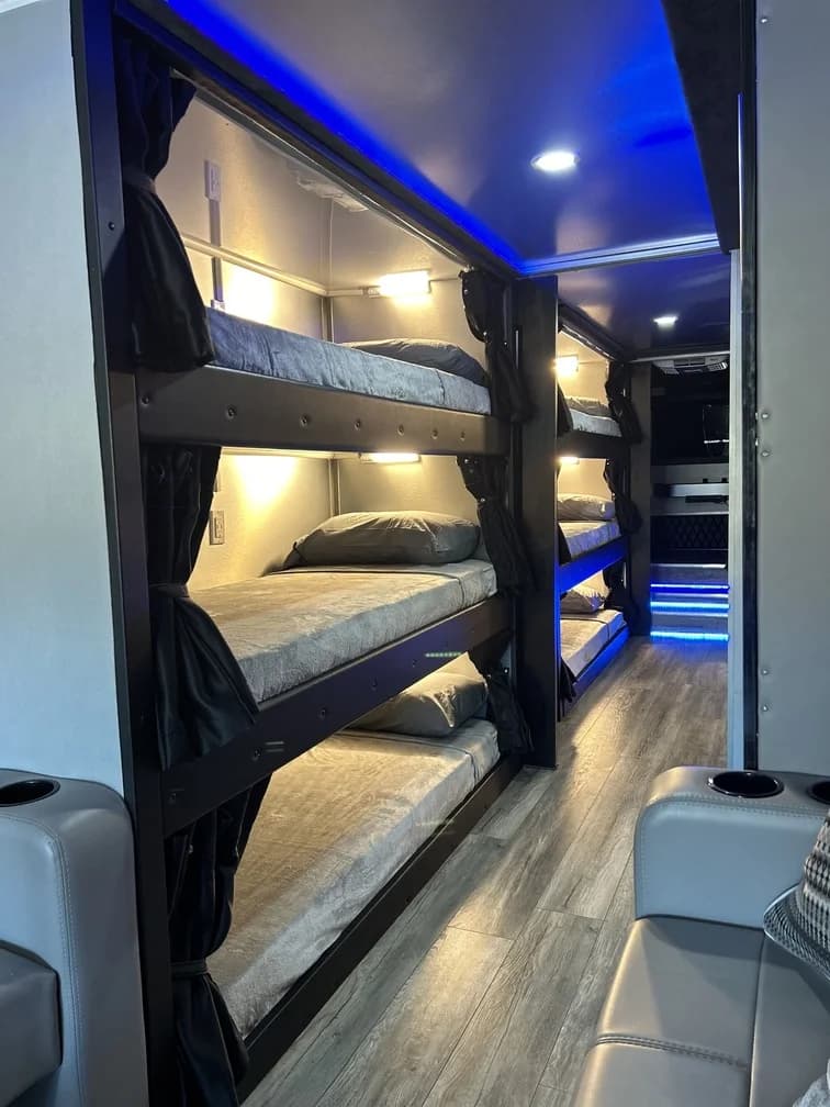 1997 Newmar Custom Sleeper Motorcoach Conversion - Image 15