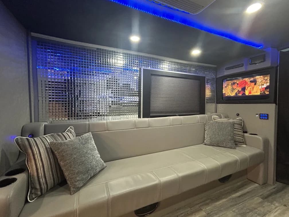 1997 Newmar Custom Sleeper Motorcoach Conversion - Image 18