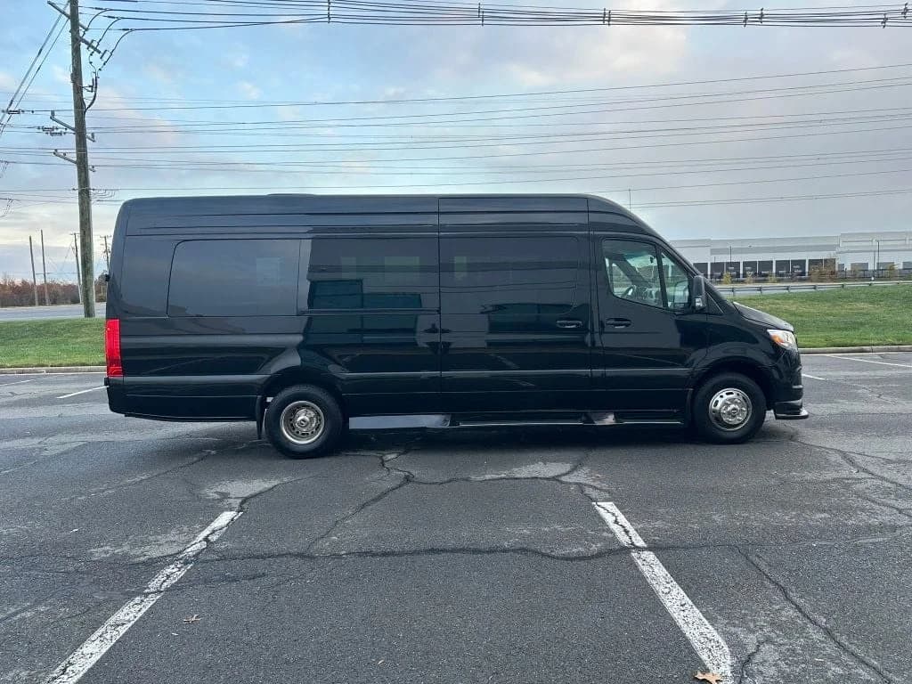 2025 Mercedes-Benz Sprinter TWR 14 Passenger LIMO - Image 9