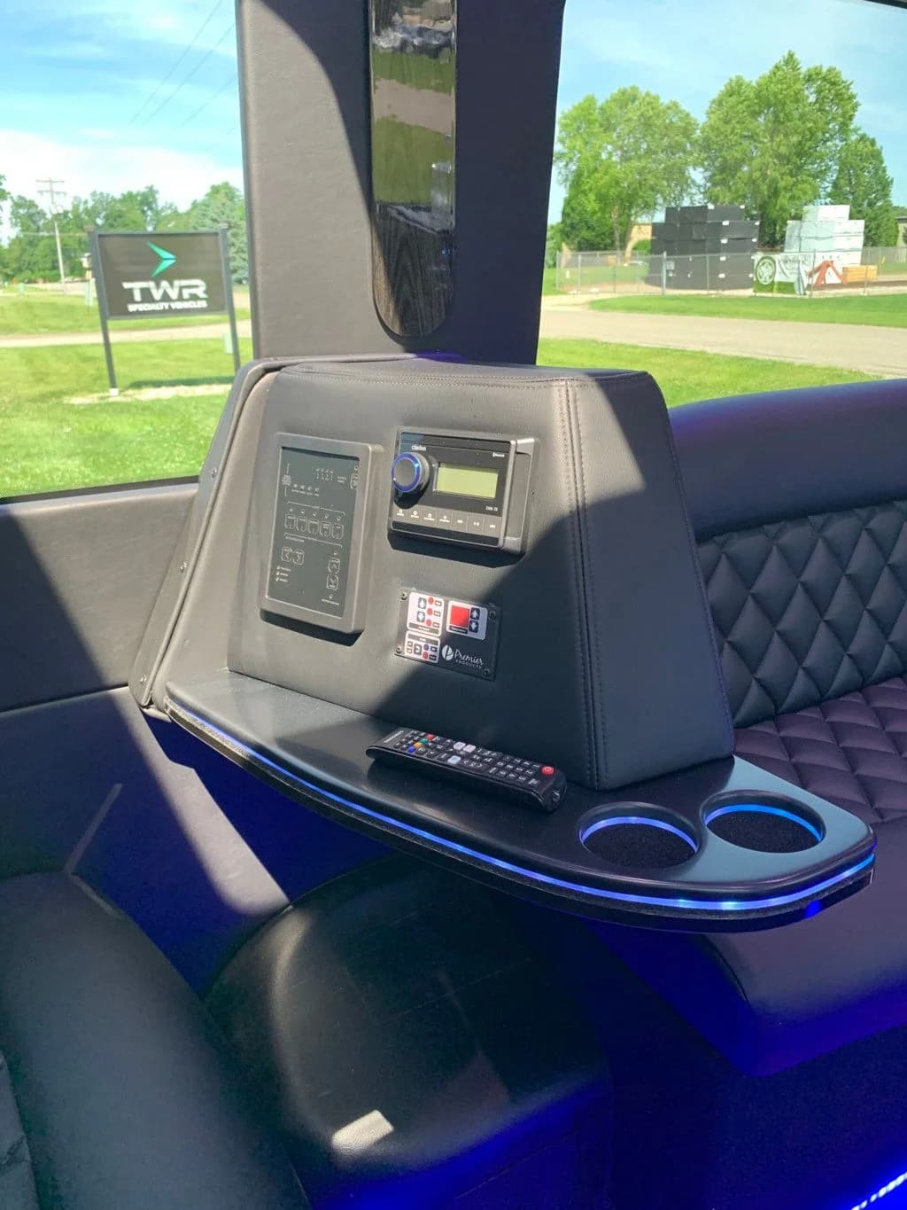 2025 Mercedes-Benz Sprinter TWR 14 Passenger LIMO - Image 18