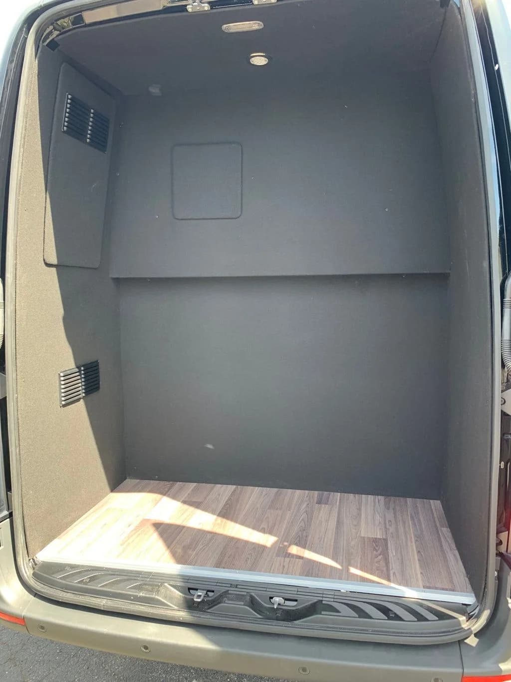 2025 Mercedes-Benz Sprinter TWR 14 Passenger LIMO - Image 9