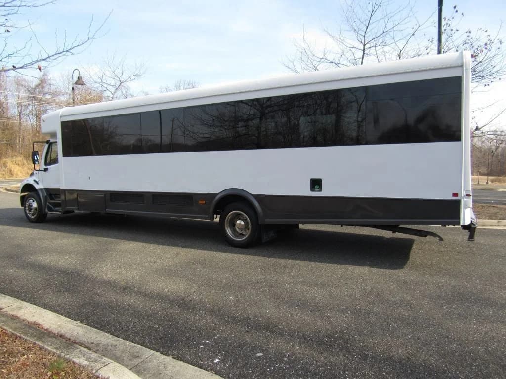 2013 Freightliner S2C Glaval Legacy - Image 16