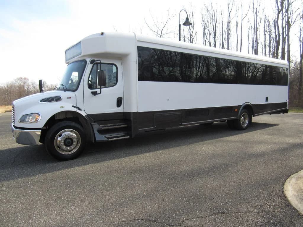 2013 Freightliner S2C Glaval Legacy - Image 1