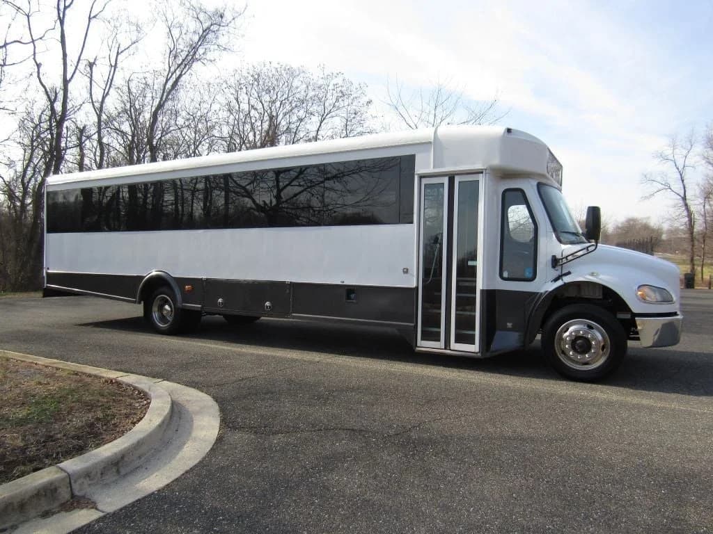 2013 Freightliner S2C Glaval Legacy - Image 2