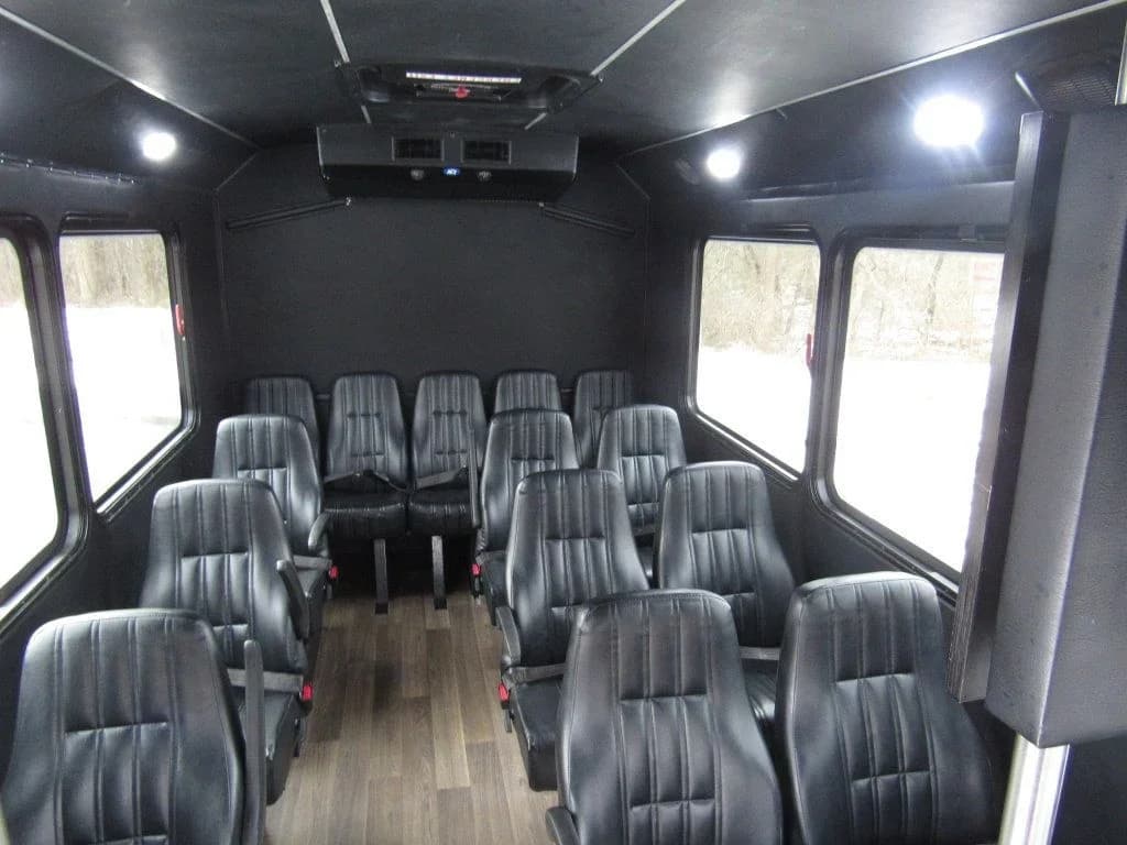 2017 Ford Transit T350 Glaval Commute - Image 3