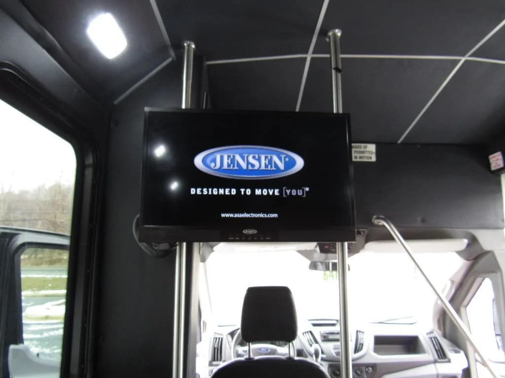 2017 Ford Transit T350 Glaval Commute - Image 4