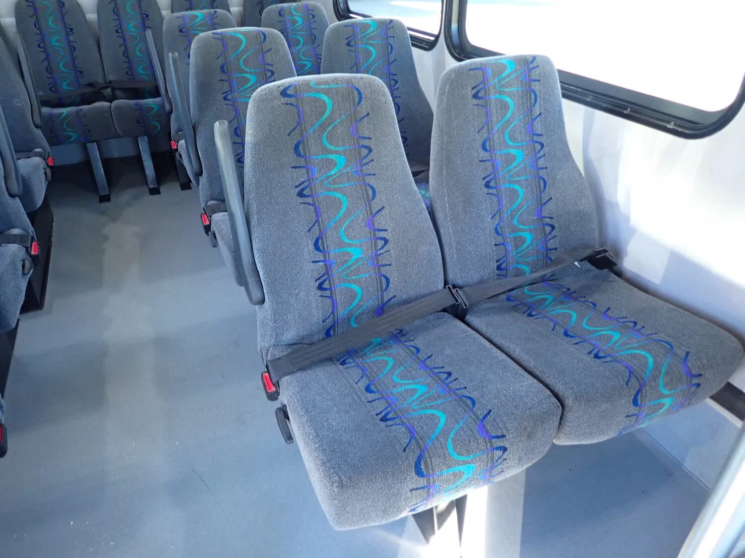 2018 Ford E450 Shuttle Bus - Image 5