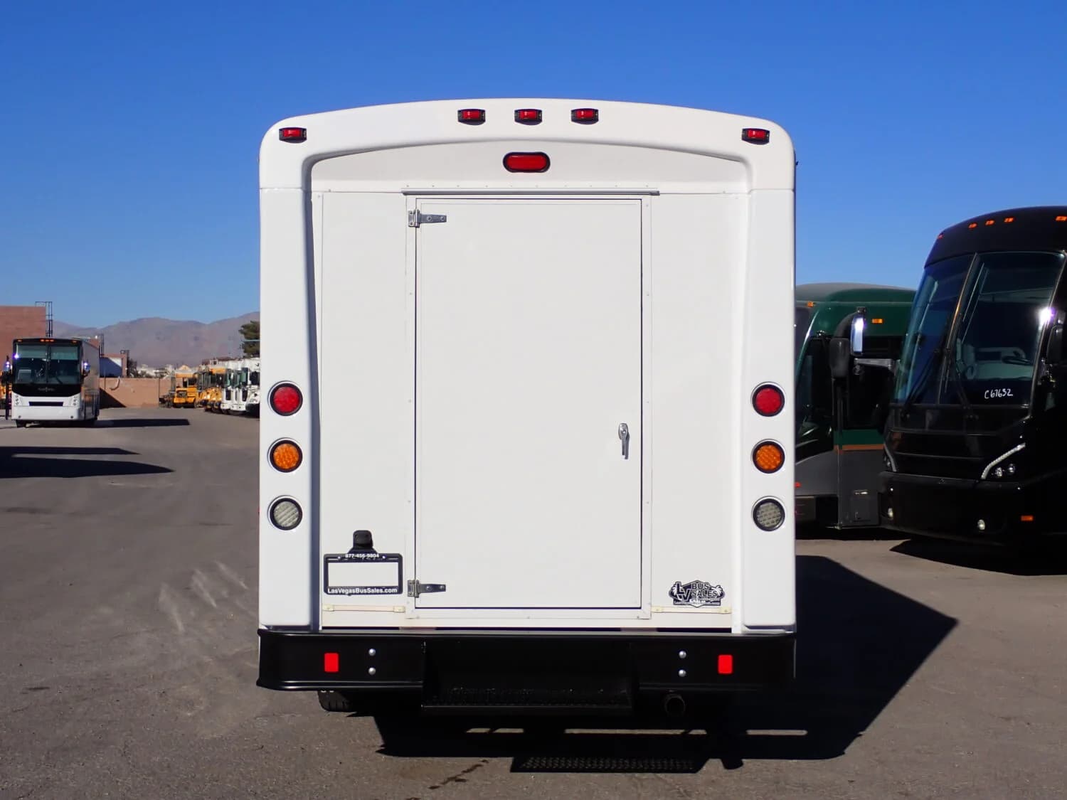 2018 Ford E450 Shuttle Bus - Image 2