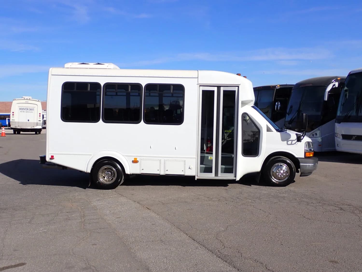 2015 Mercedes-Benz Sprinter Shuttle Bus - Image 9