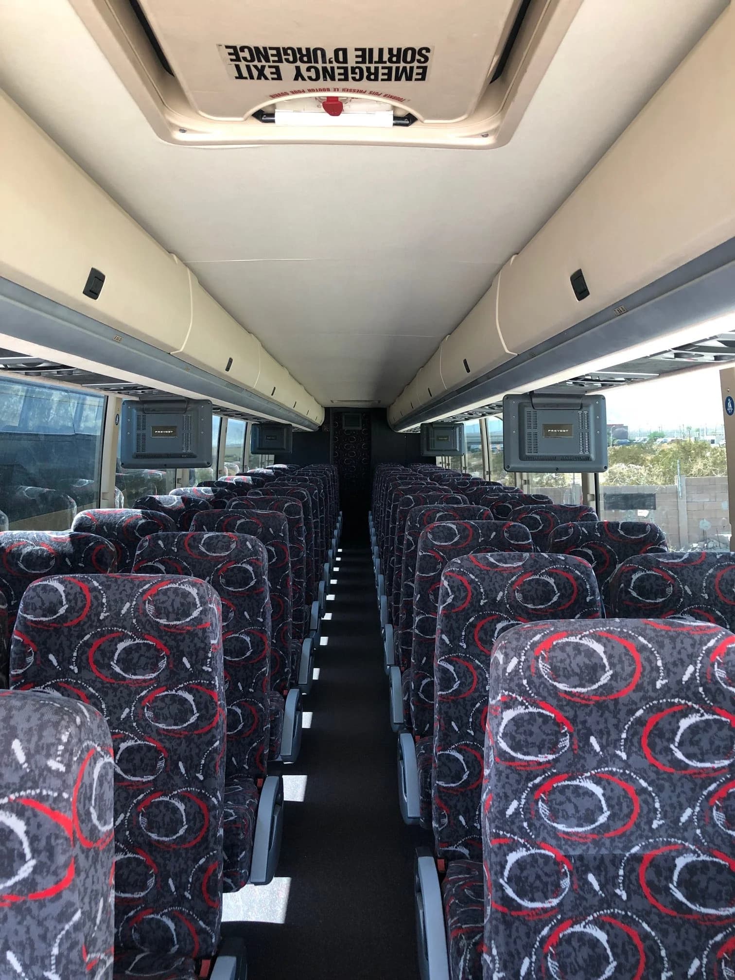 2010 Prevost H3-45 Coach Bus - Image 2