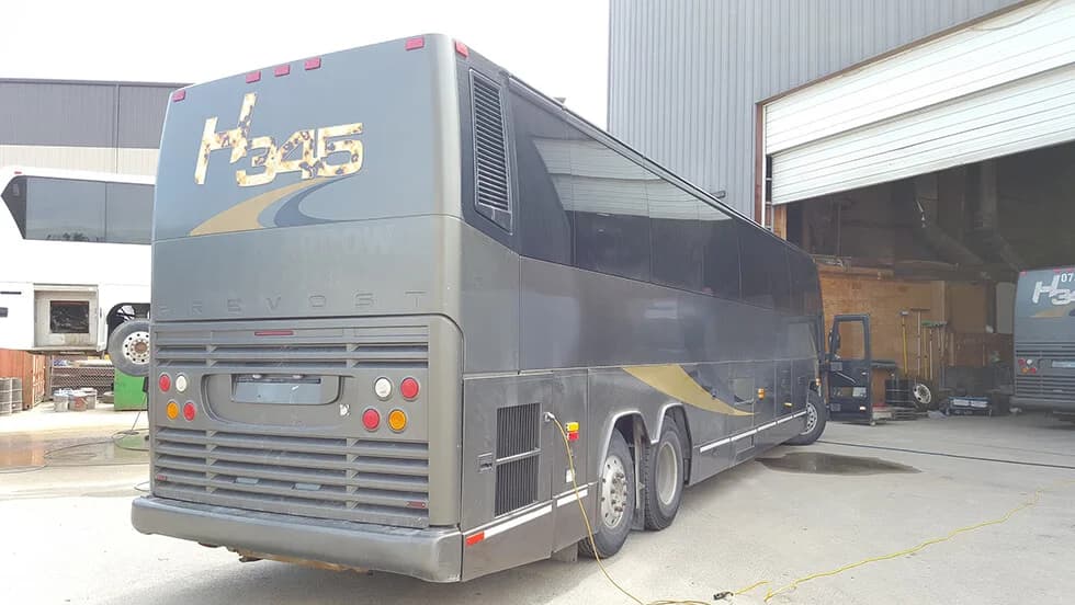 2006 Prevost H3-45 Coach Bus - Image 3