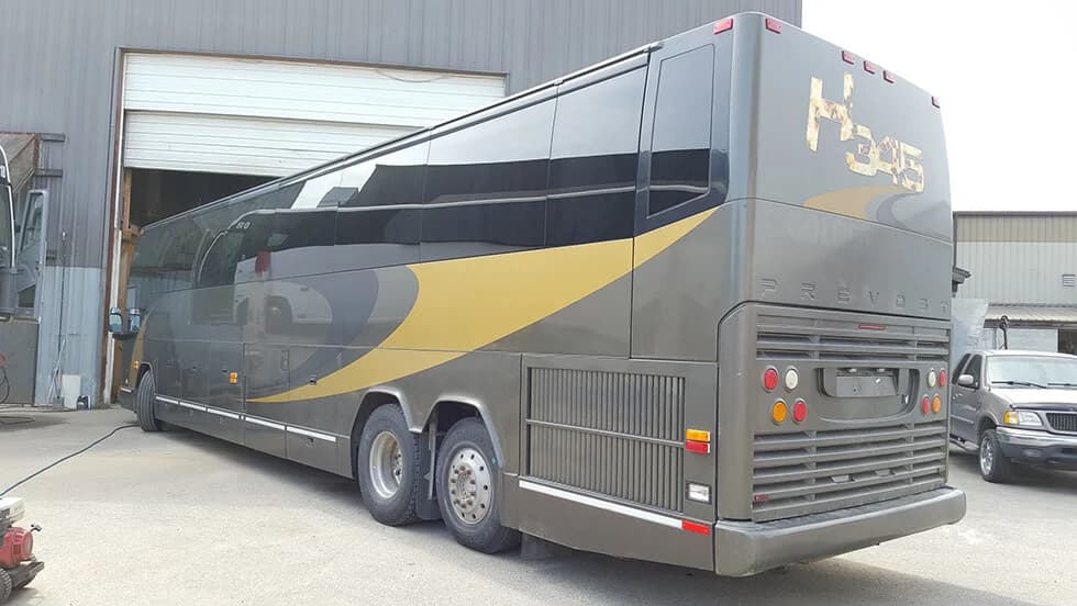 2006 Prevost H3-45 Coach Bus - Image 4