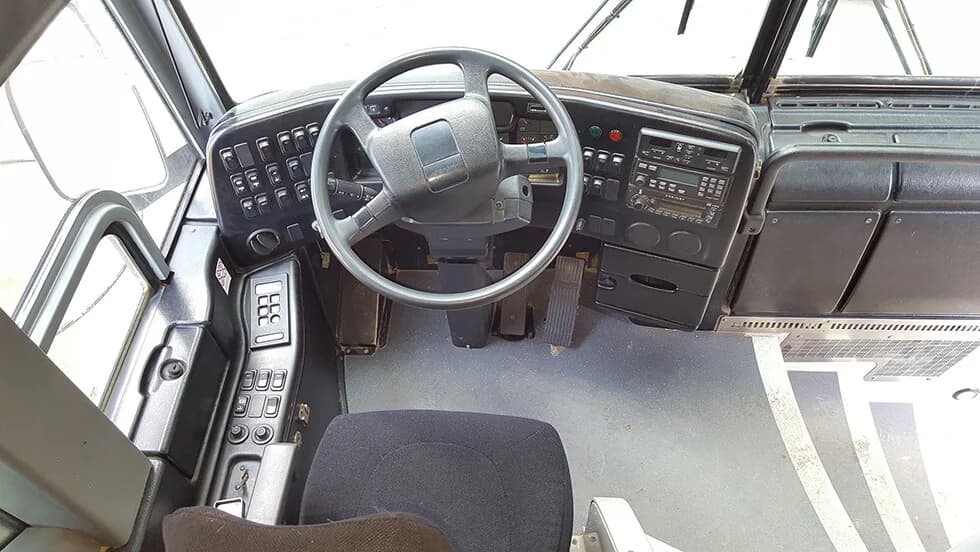 2006 Prevost H3-45 Coach Bus - Image 6
