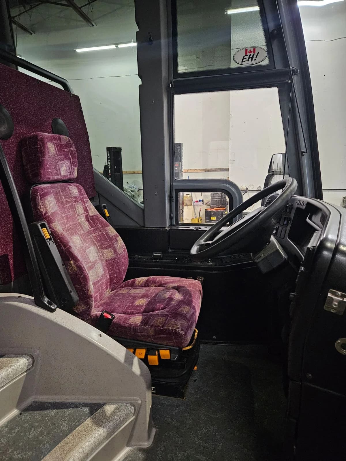 2008 Prevost H3-45 Coach Bus - Image 5