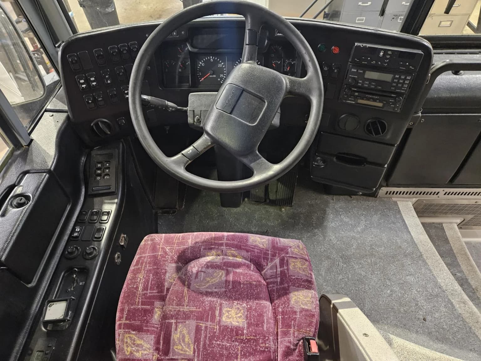 2008 Prevost H3-45 Coach Bus - Image 2