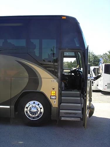 2007 Prevost H3-45 Coach Bus - Image 3
