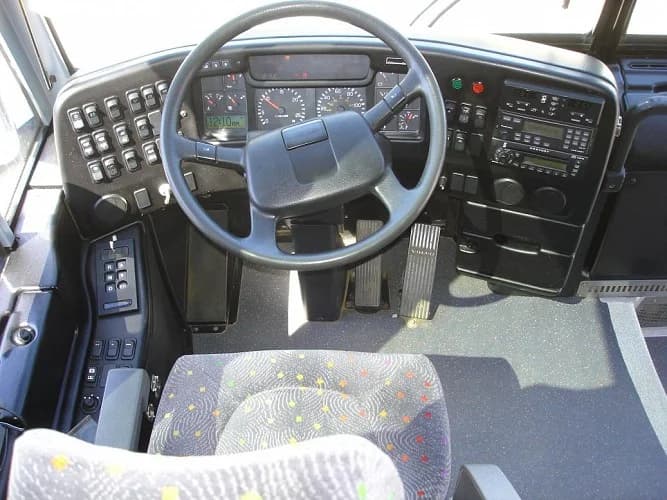 2007 Prevost H3-45 Coach Bus - Image 6