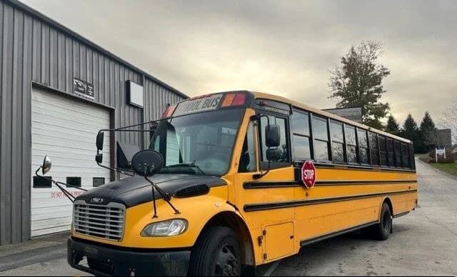 2015 Freightliner Thomas School Bus - Image 1