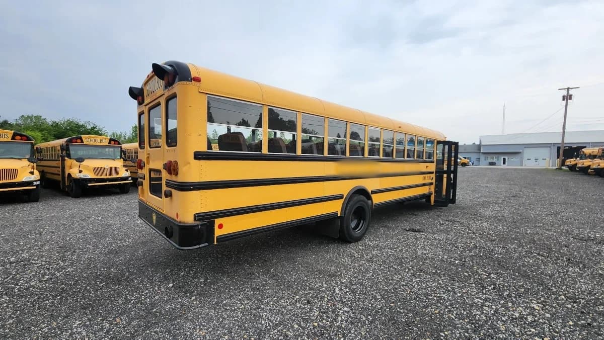 2013 International CE School Bus - Image 17