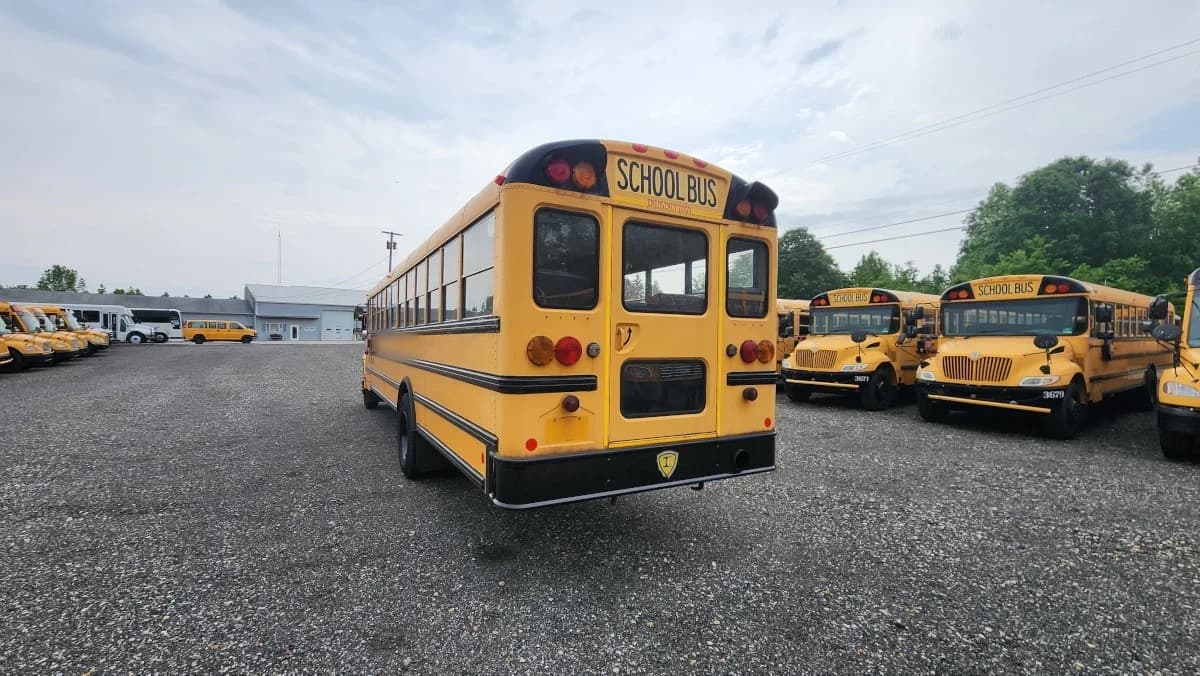 2013 International CE School Bus - Image 19