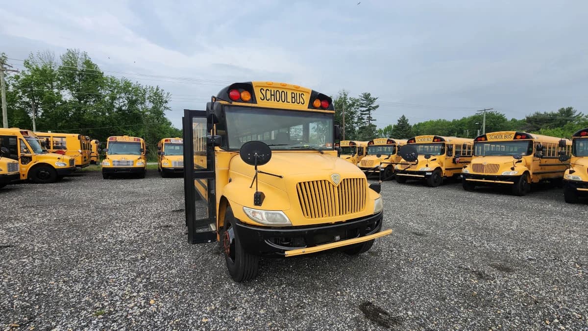 2013 International CE School Bus - Image 15