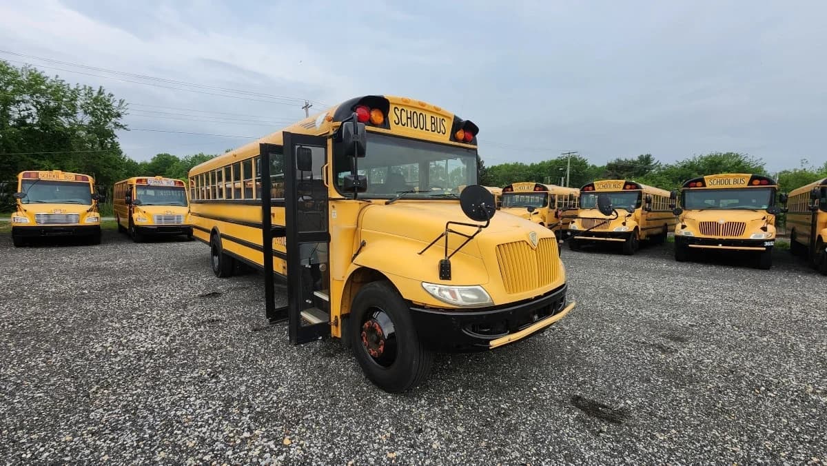 2013 International CE School Bus - Image 16