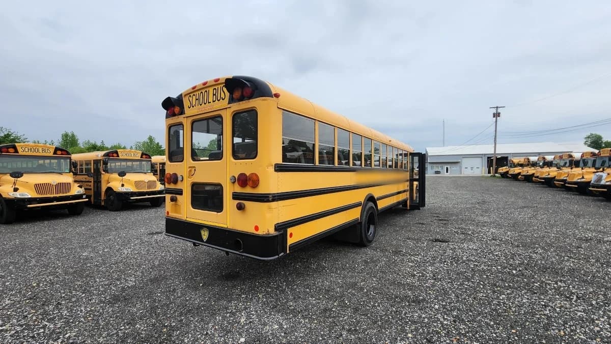 2013 International CE School Bus - Image 18