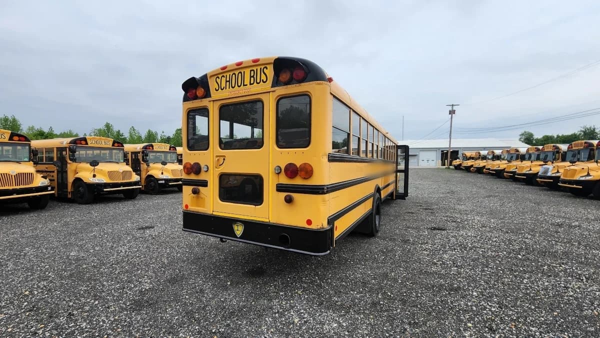 2013 International CE School Bus - Image 19
