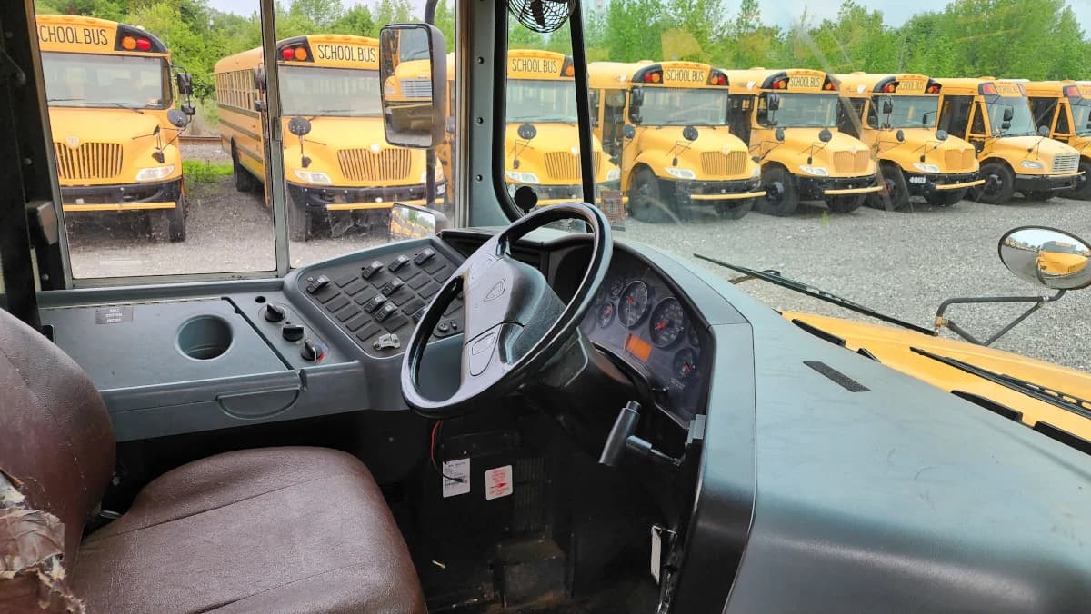 2013 International CE School Bus - Image 6