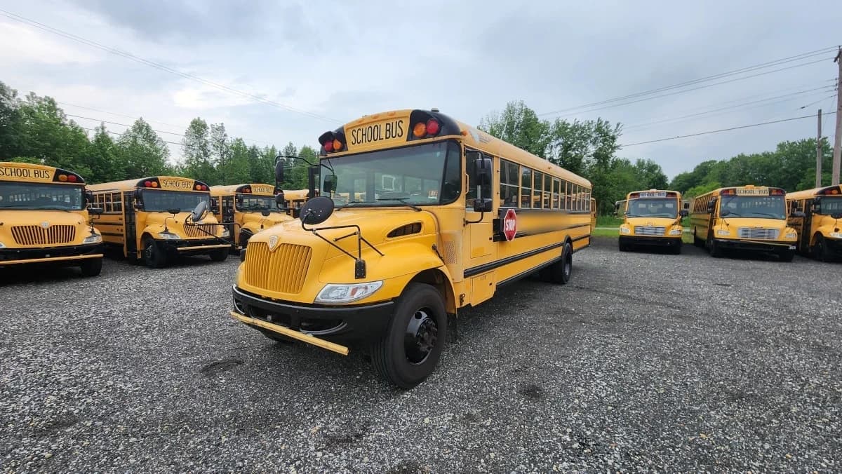 2013 International CE School Bus - Image 15