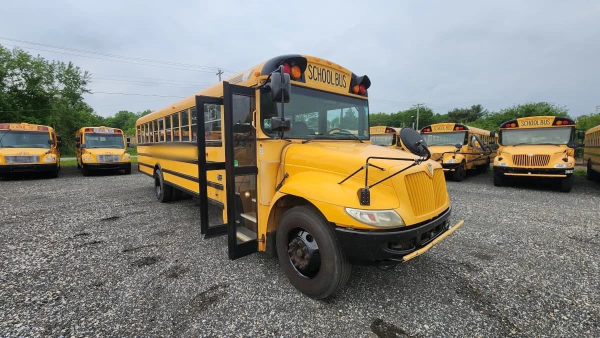 2013 International CE School Bus - Image 17