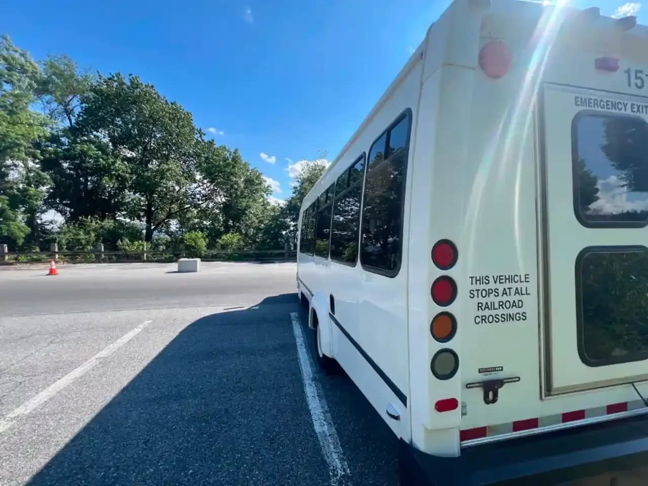 2018 Ford E450 Shuttle Bus - Image 4