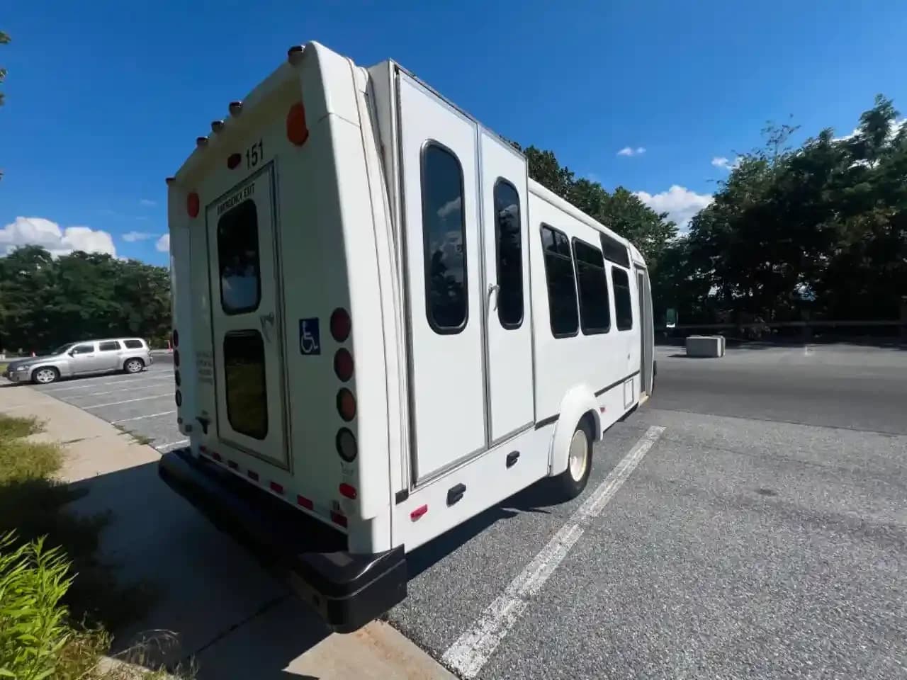 2018 Ford E450 Shuttle Bus - Image 6