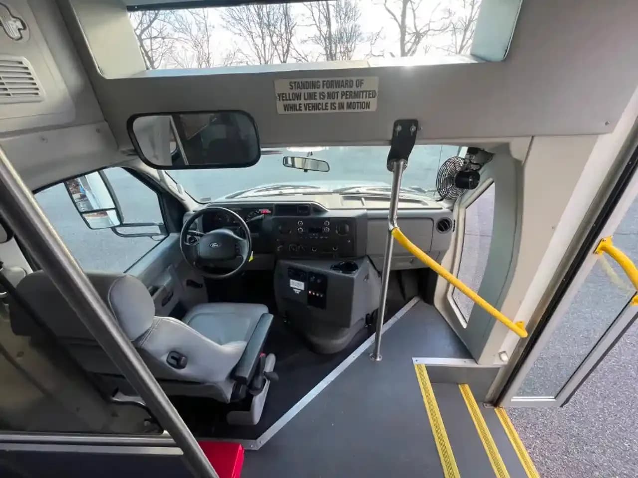 2017 Ford E-450 ADA Shuttle Van - Image 19
