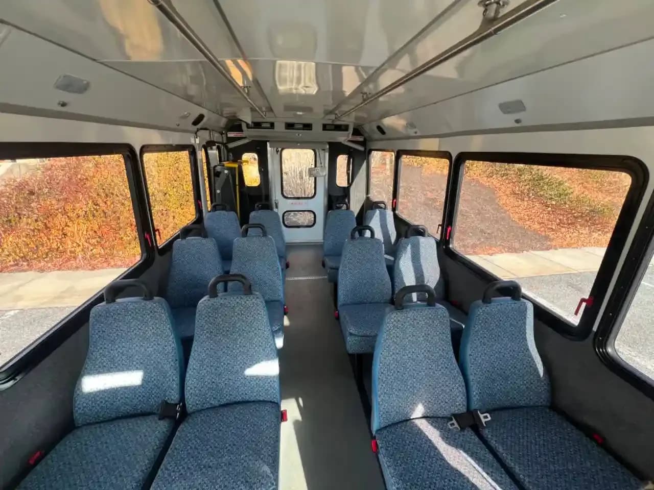 2017 Ford E-450 ADA Shuttle Van - Image 6