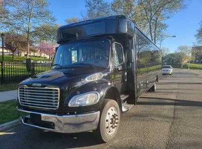 2015 Freightliner S2 Shuttle Bus - Image 7