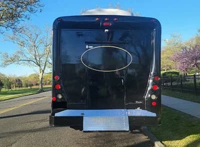 2015 Freightliner S2 Shuttle Bus - Image 4