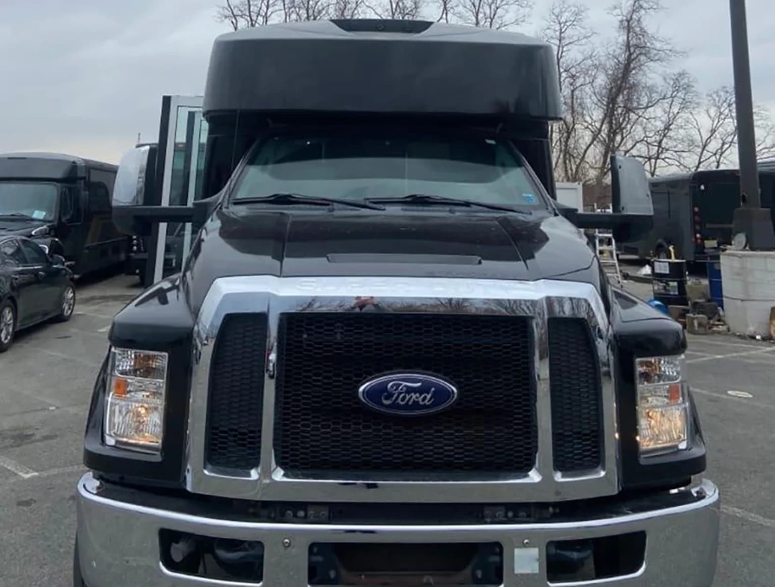 2016 Ford F650 Shuttle Bus - Image 1