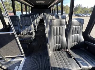 2015 Ford F550 Shuttle Bus - Image 2