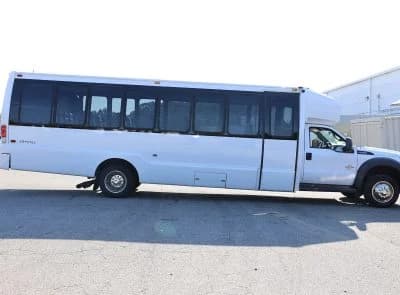 2015 Ford F550 Shuttle Bus - Image 3