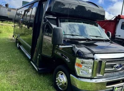 2017 Ford E450 Turtle Top Odyssey Shuttle Bus - Image 3
