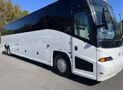 2011 MCI J4500 Coach Bus - Image 5