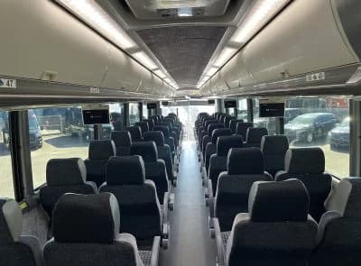 2011 MCI J4500 Coach Bus - Image 8