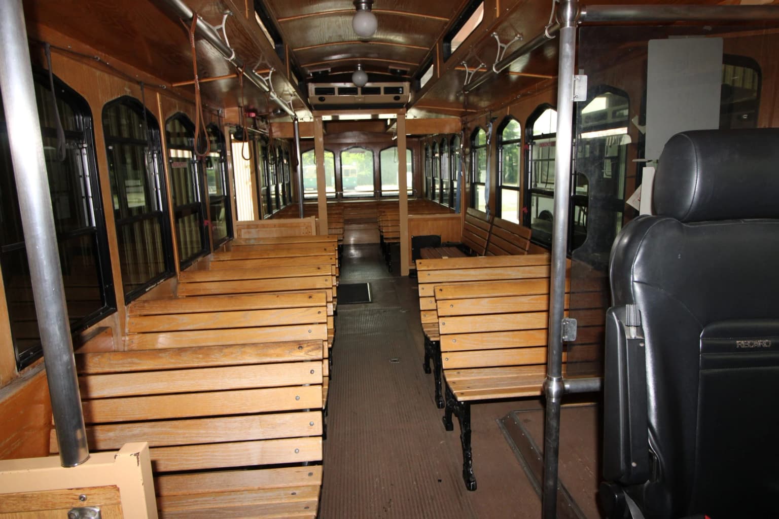 2010 Hometown Trolley Mainstreet - Image 5